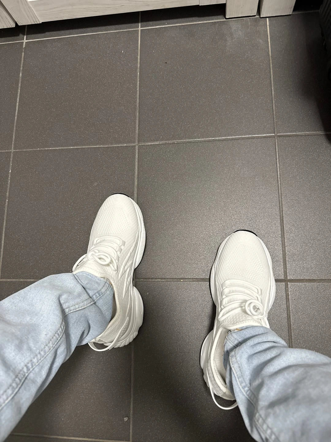 Avis client portant la basket Via Celsa bleu marine, chaussure rehaussante homme +6cm