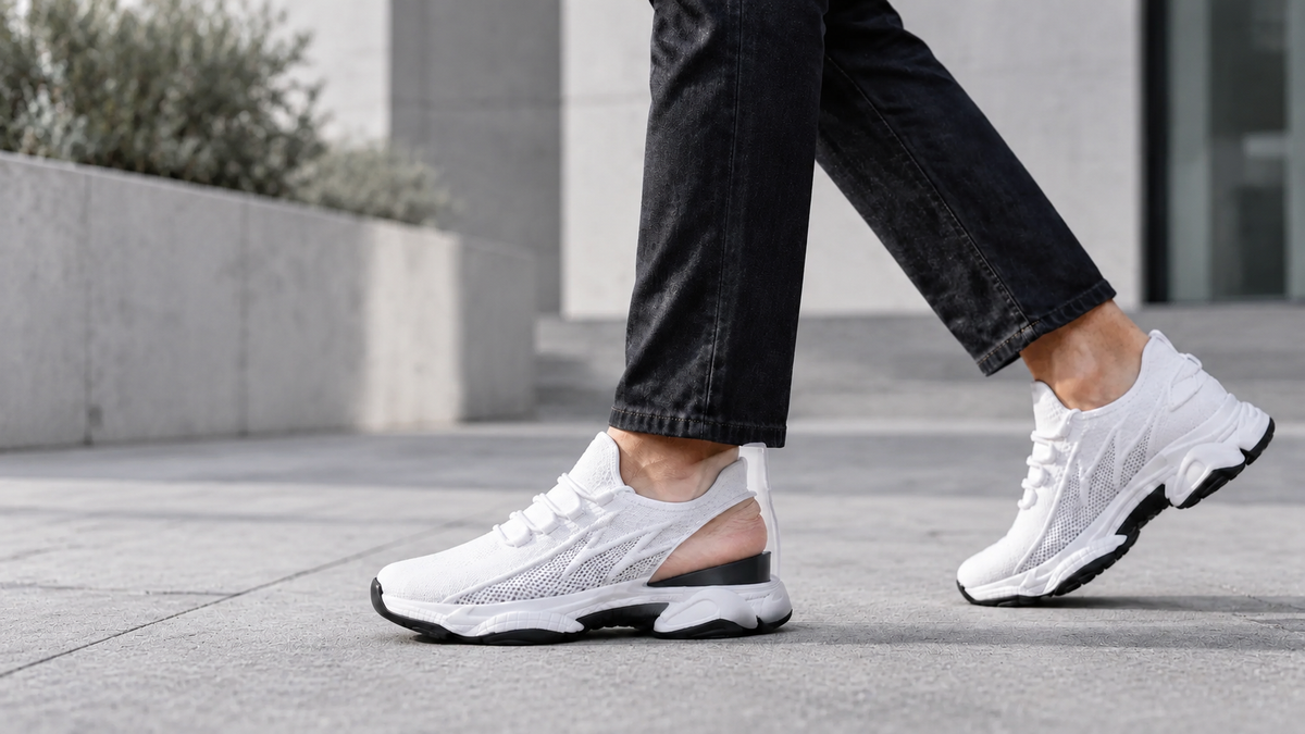 Basket blanche Via Celsa avec cale interne inclinée visible, chaussure rehaussante pour homme +6cm