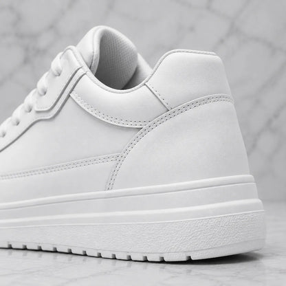 Zoom arrière de la sneaker Casual blanche Via Celsa, détail semelle et talon, chaussure rehaussante homme